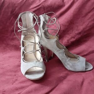Vince Camuto heels sz 8.5